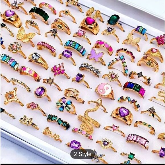 Sparkling rhinestone ring - Picture 3 of 5